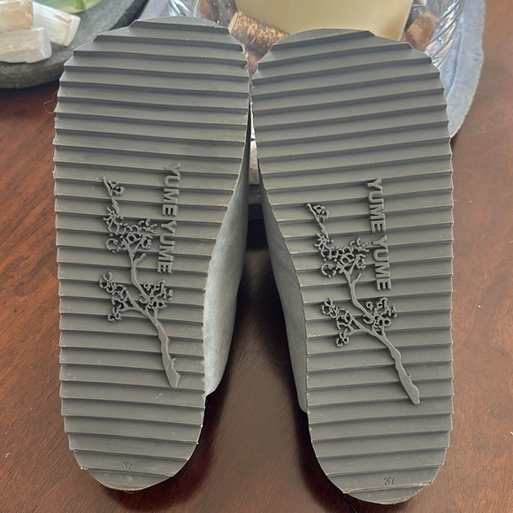 Yume Yume gray truck slides -size 37 - Picture 5 of 7